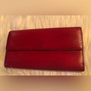 Louis Vuitton Epi Leather Long Wallet Excellent condition